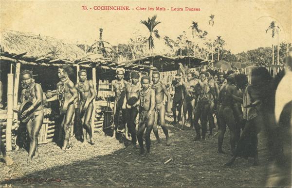 73. COCHINCHINE - Chez les Moïs - Leurs danses